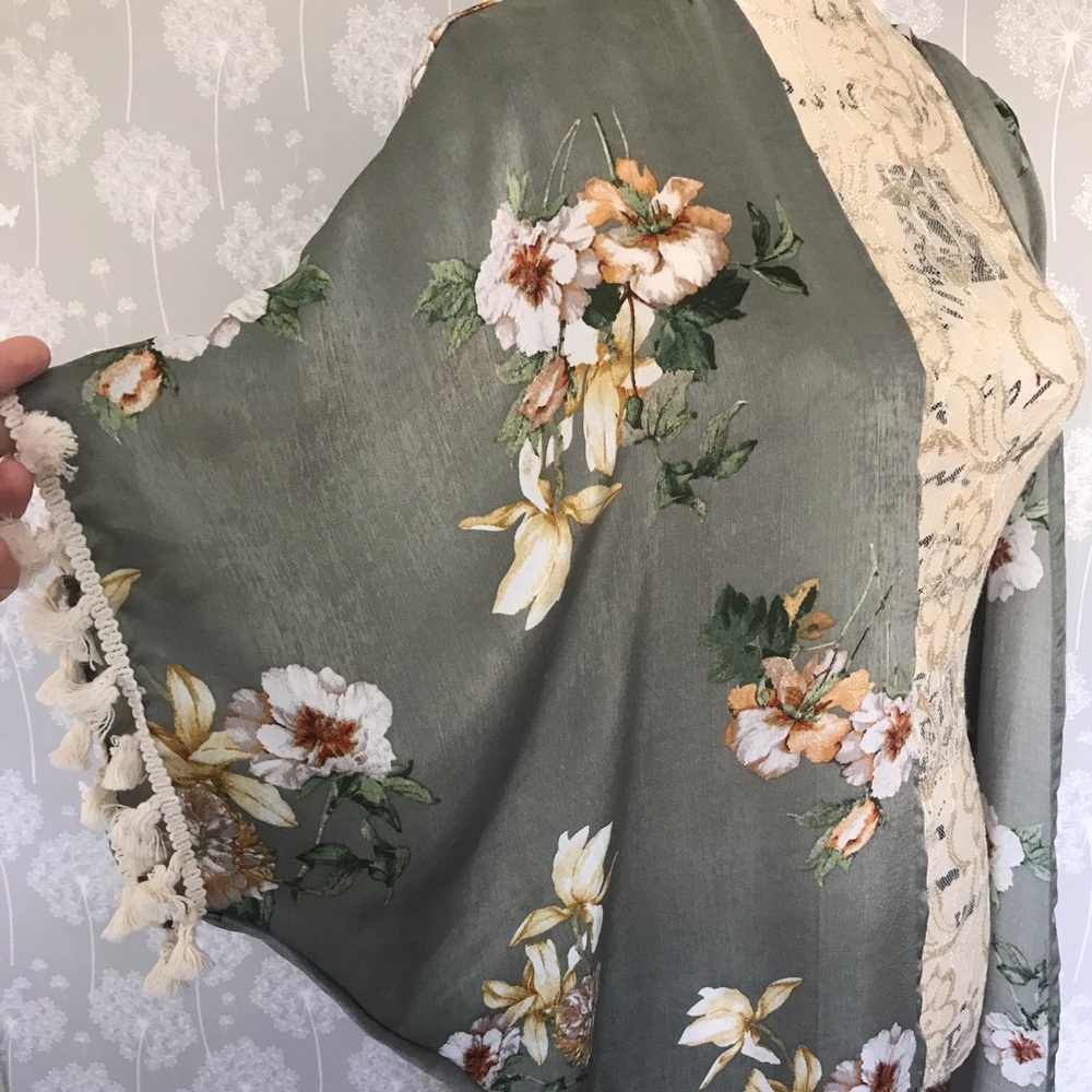 Apricot lane green and floral kimono small